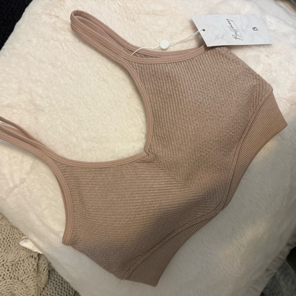 Seamless Ribbed Sports Bra - Buff Bunny - Picture 3 of 4